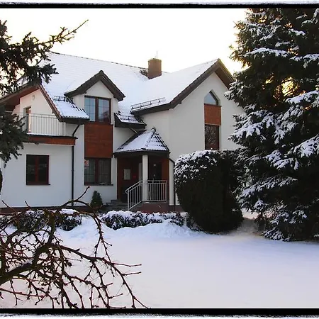 Проживання в сім'ї Pod Lasem *